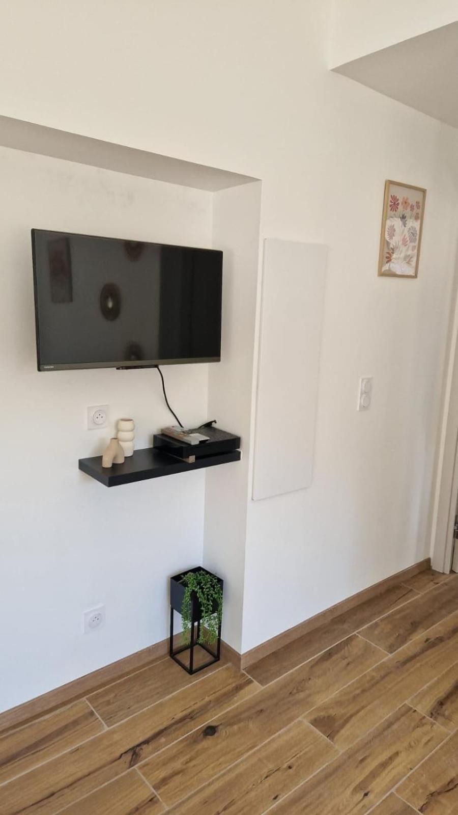 Au Bord De La Riviere Apartment